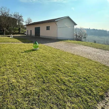 Lovely In Castagnole Delle Lanze